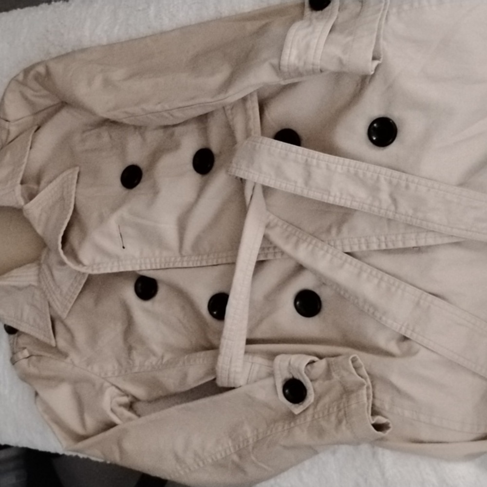 Classic Beige Vintage Double-Breasted  Trench Coat - Picture 12 of 13
